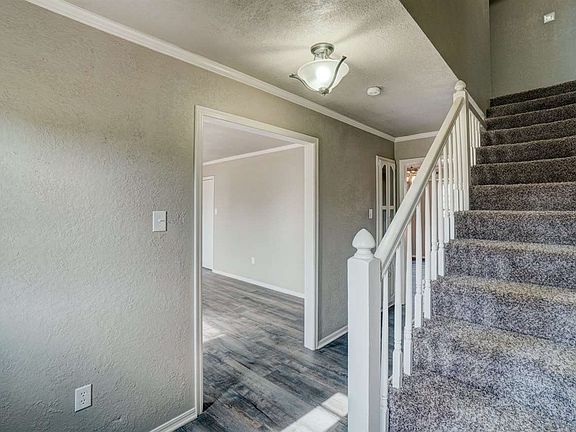 3rd image of 1603 NW Keystone Dr