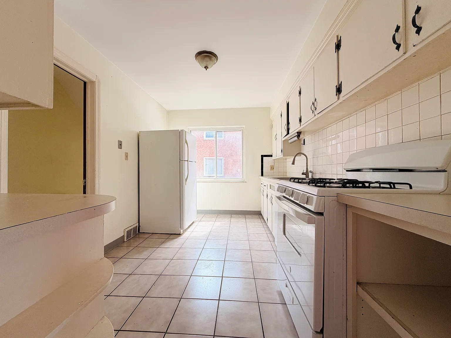 2 bed, 1100 sqft, $1,450 — Photo 3