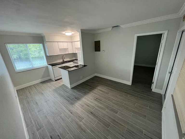 Riverview South Apartments — Photo 18