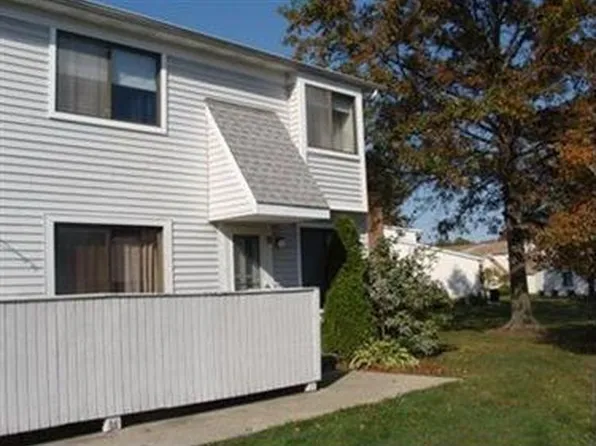 5537 Wrens Ln APT C, Willoughby, OH 44094