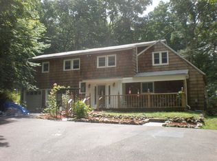 147 Putnam Park Rd, Bethel, CT 06801