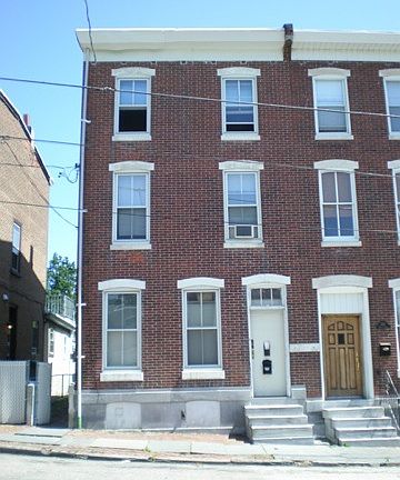 Street Front Private Entranc