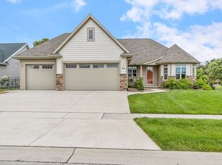 573 Pebblestone Cir, Oneida, WI 54155