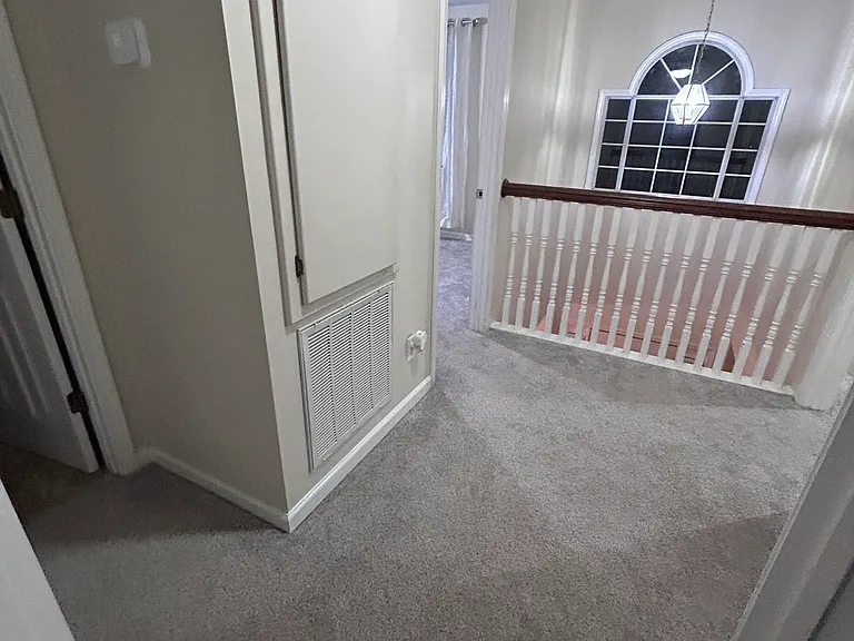 325 London Ln — Photo 10
