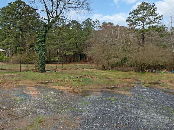 4th image of 1214 Cave Spring Rd SW