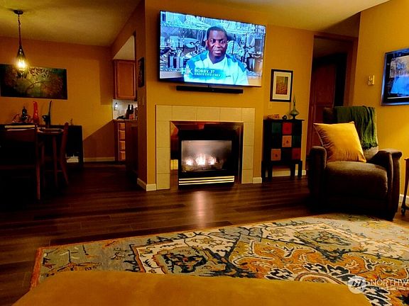 5th image of 920 East Bay Drive NE #2D301