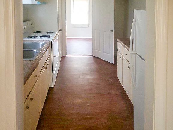 3rd image of 2916 Lynhaven Ave