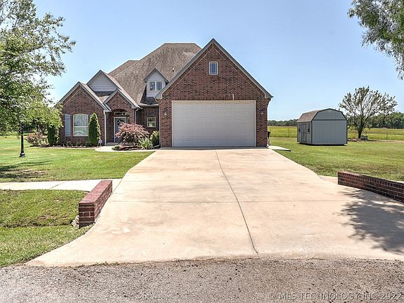 3rd image of 19407 E Knight Ln