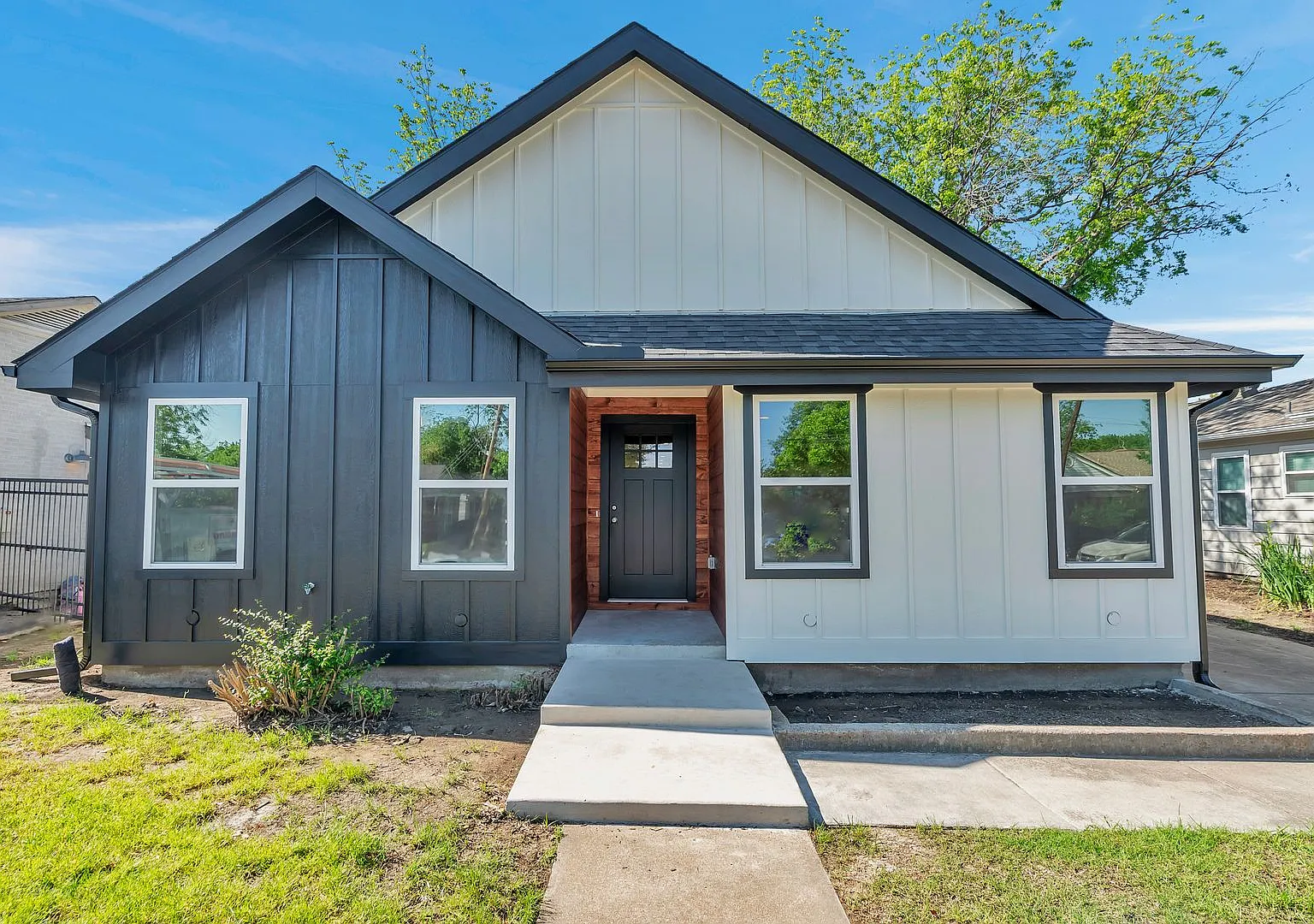 2525 Benbrook Blvd — Photo 1