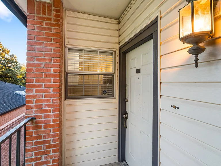 2408 Enfield Rd #211 — Photo 2