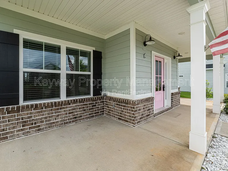 2217 Laurens St — Photo 3