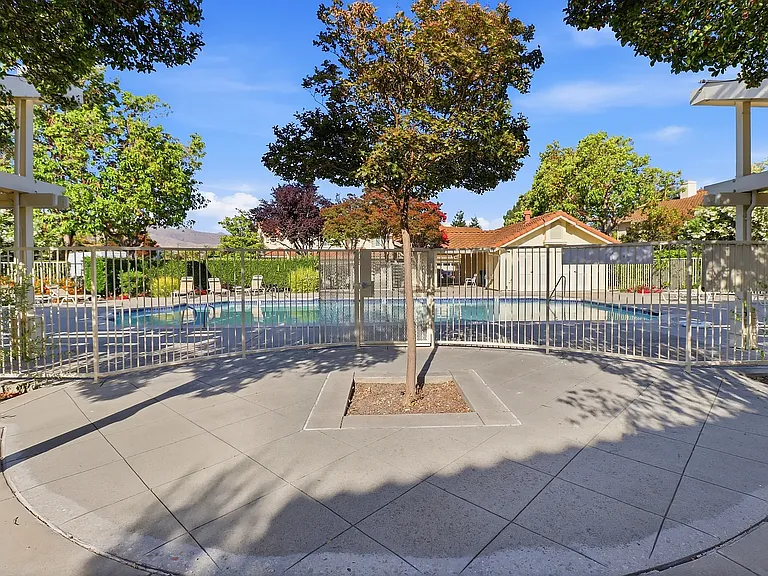 223 Fairmeadow Way — Photo 8