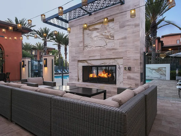 Outdoor lounge with fire pit