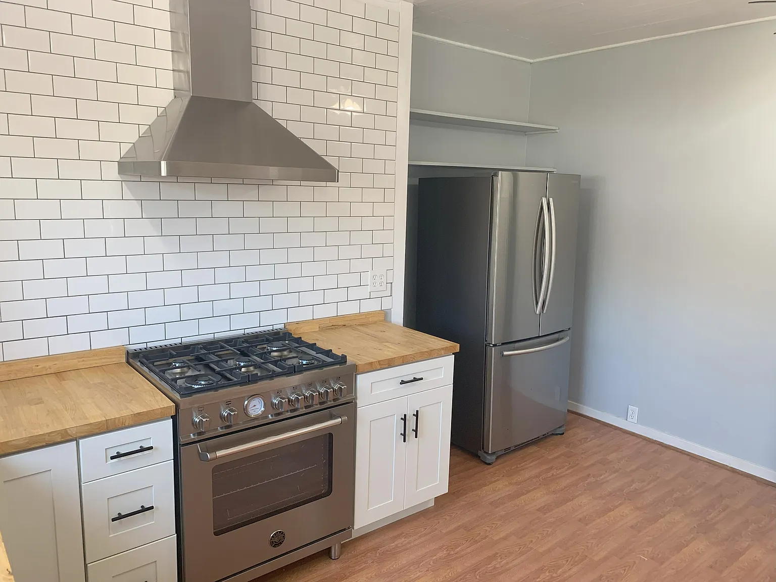 2 bed, 700 sqft, $3,800 — Photo 3