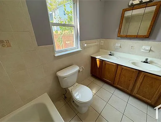 327 W Runyon St #1 — Photo 7