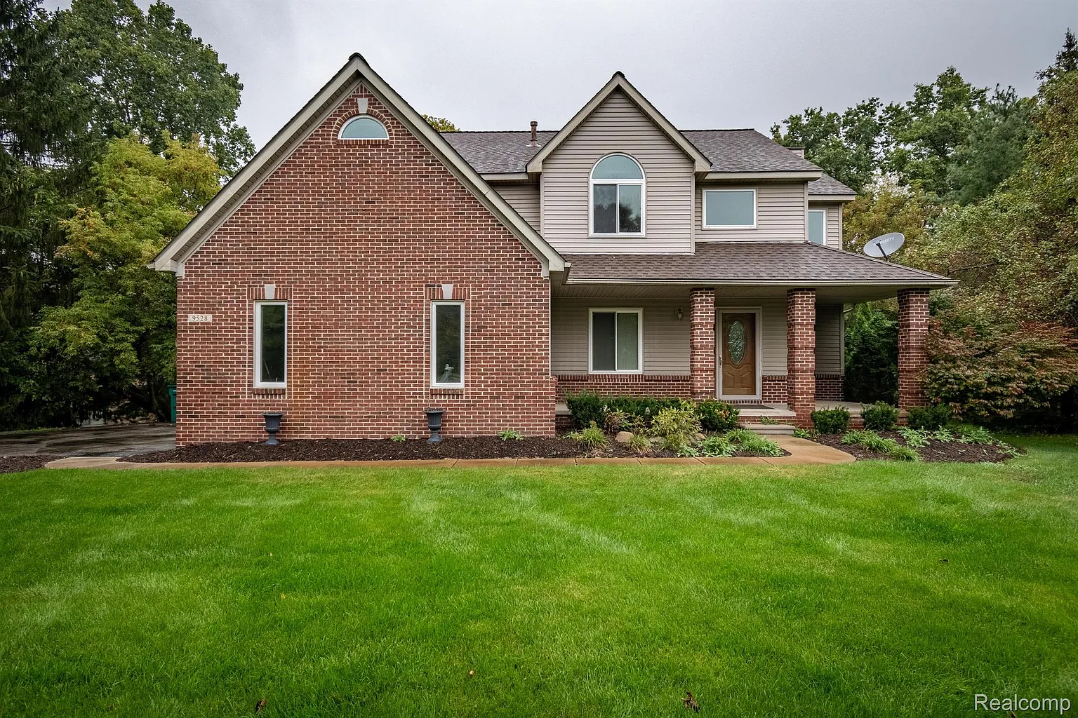 9528 Sunnywood Trl photo 1