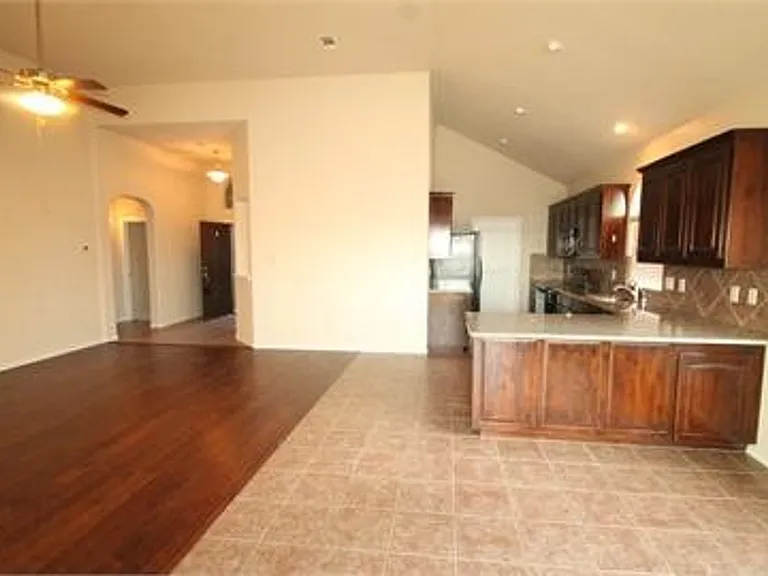 1416 Amazon Dr — Photo 5