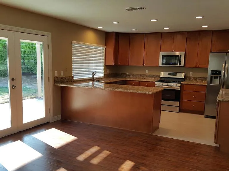 2131 El Rancho Dr — Photo 3