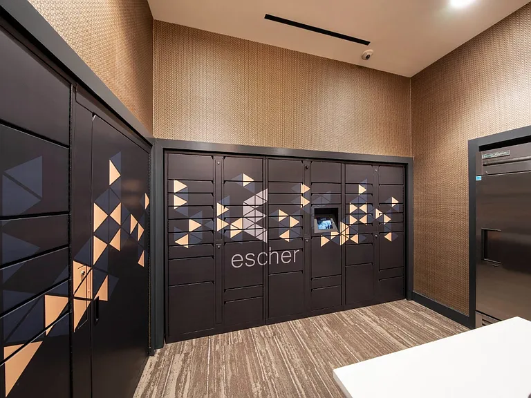 Escher — Photo 17