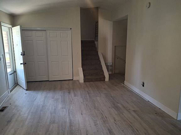 Front Room Entrance
Coded Door Entry