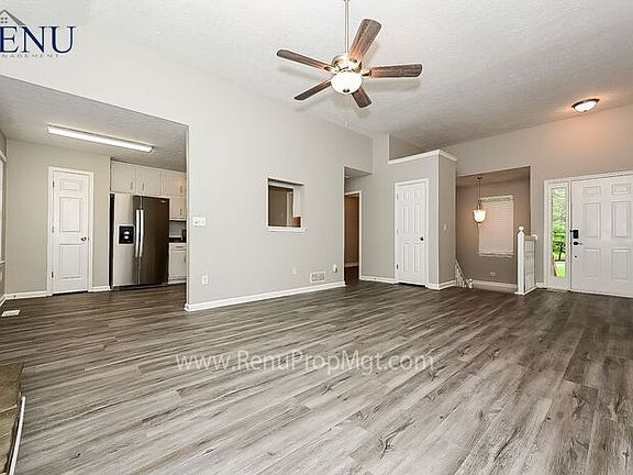 3rd image of 744 Country Lake Ct