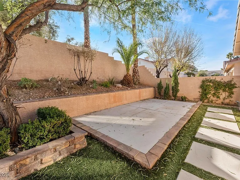 2267 Alanhurst Dr — Photo 34