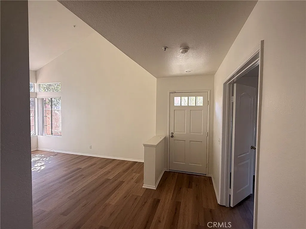 3 bed, 1423 sqft, $2,900 — Photo 4