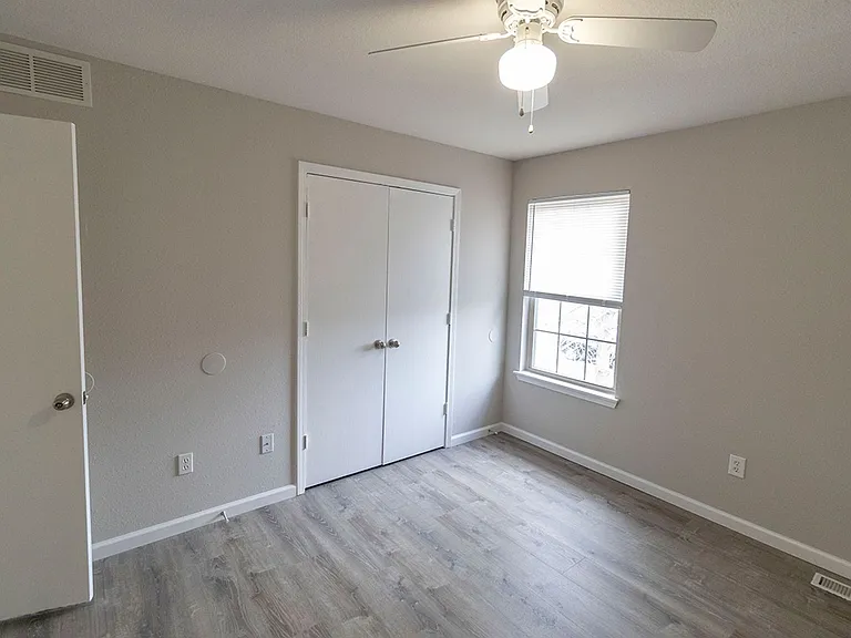 5305-5307 Currituck Ln — Photo 54