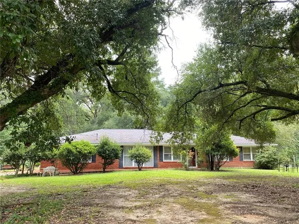 1619 Nugent St, Jena, LA 71342