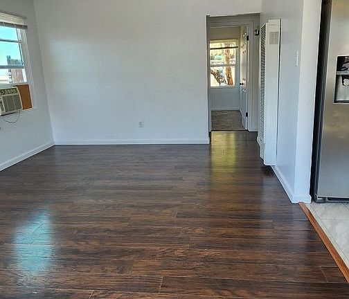3rd image of 5904 Thorn St