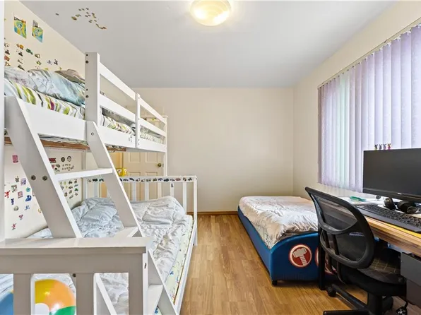 1715 East 35th Street image 11 of 32