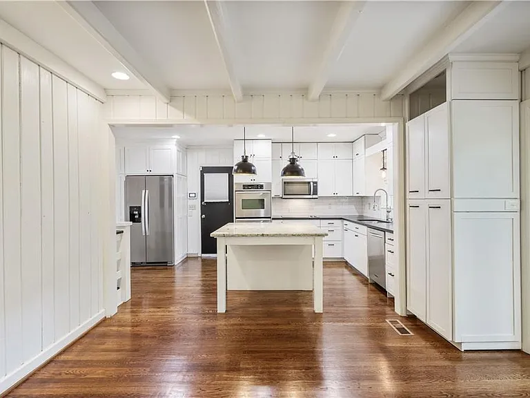 2509 Sharondale Dr NE — Photo 10