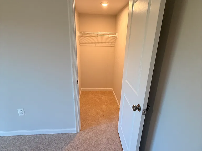 121 Oldfield Dr — Photo 12