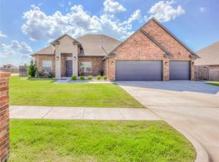 512 Summit Crest Ln, Norman, OK 73071