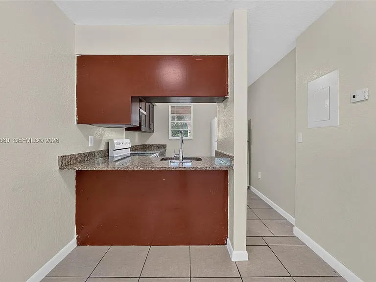 1101 W Prospect Rd #4 — Photo 10