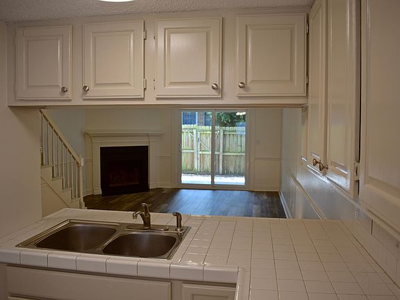 4th image of 1519 N Leverett Ave