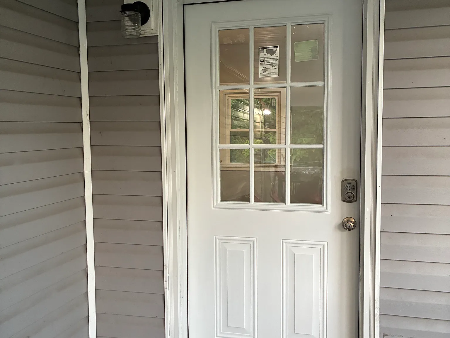 3 bed, 1000 sqft, $1,200 — Photo 2
