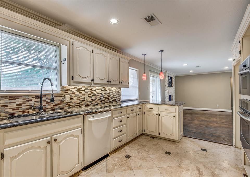 1st image of 2877 Meadow Port Dr