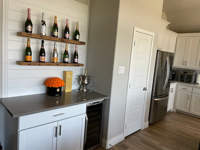 10261 Hanks Creek Rd — Photo 3
