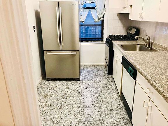 4th image of 41-21 42nd St #4