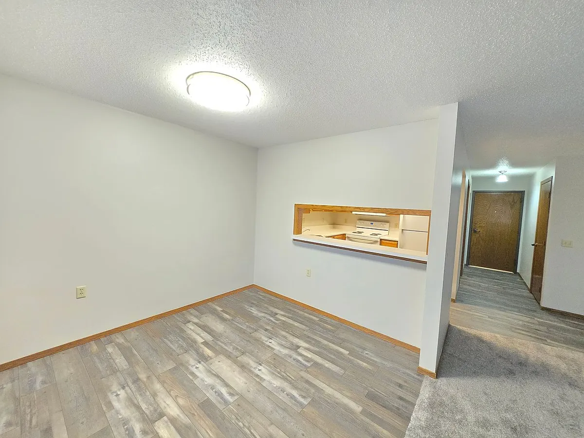 Building Photo - 1805 S Bahnson Ave
