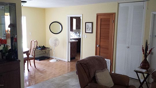 2nd image of 890 Iroquois Ave