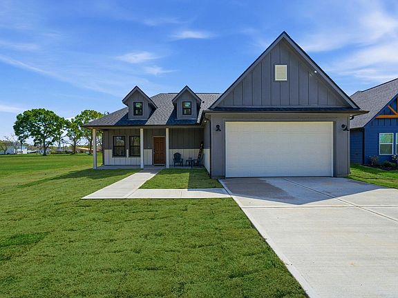 2nd image of 612 Austin St