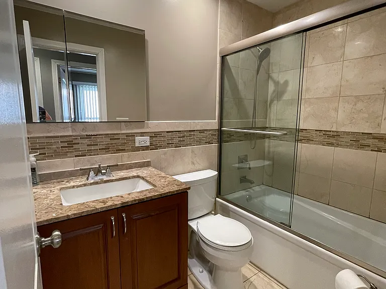 2241 Lee St — Photo 48