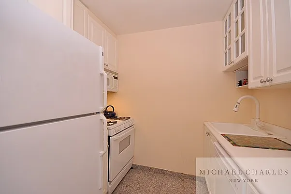 Rented by Michael Charles New York | media 3