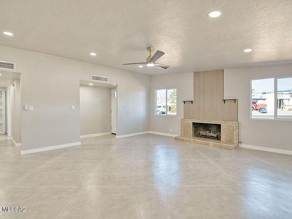5th image of 940 S Sarnoff Dr