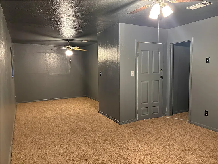 415 Zinn Dr — Photo 28