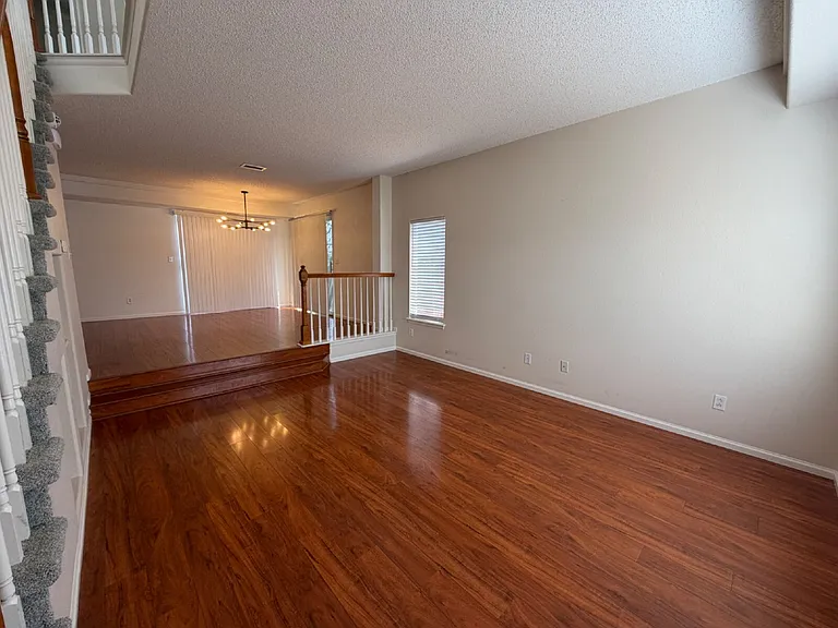 4054 Perth St — Photo 3
