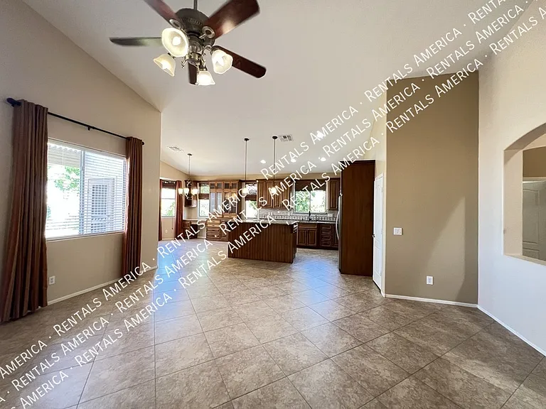 1536 E Fontana Dr — Photo 9