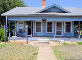 1103 Crouch Ave, Jourdanton, TX 78026